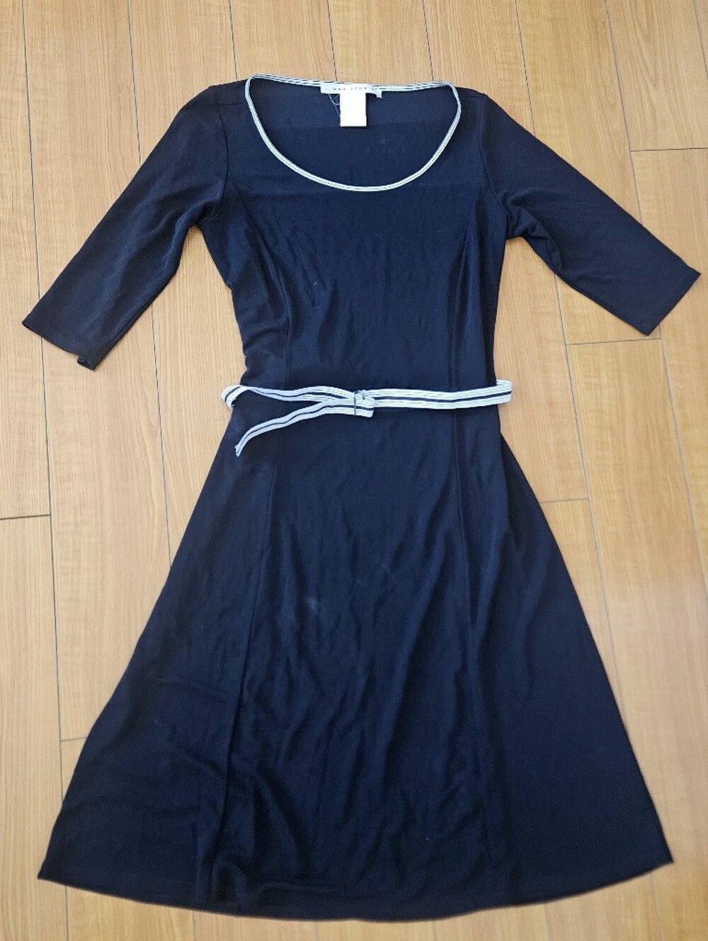 Beautiful MAX STUDIO Midi Dress w/Matching Belt + White Trim Size MEDIUM
